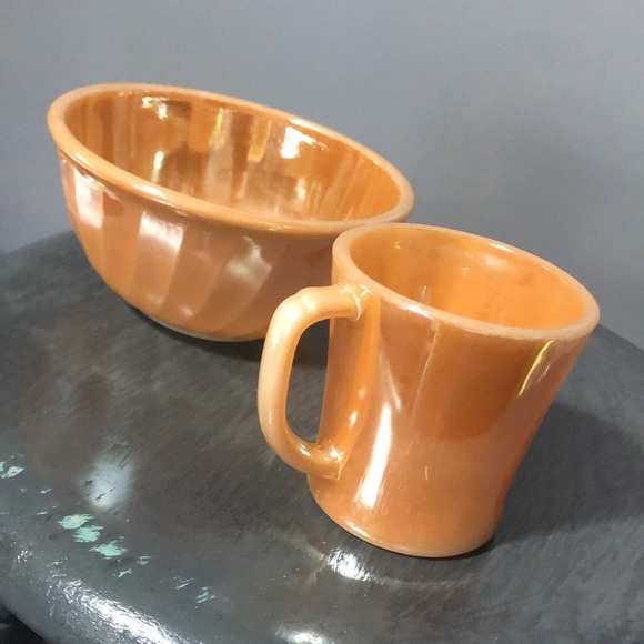Fire King Peach lustre Vintage bowl, 2 mugs cups - Picture 13 of 17